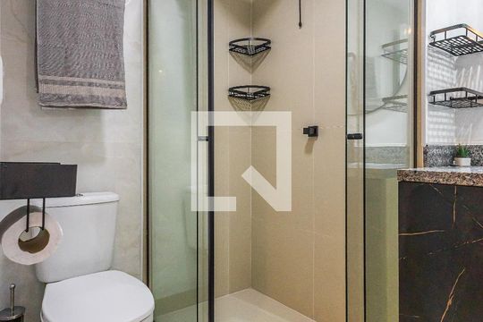 Banheiro de apartamento à venda com 1 quarto, 27m² em Pinheiros, São Paulo