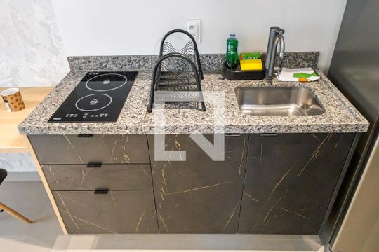 Cozinha de apartamento à venda com 1 quarto, 27m² em Pinheiros, São Paulo