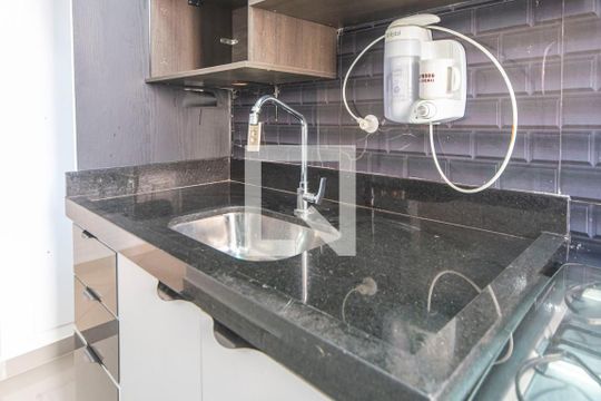 Cozinha  de apartamento para alugar com 2 quartos, 45m² em Vila Homero Thon, Santo André
