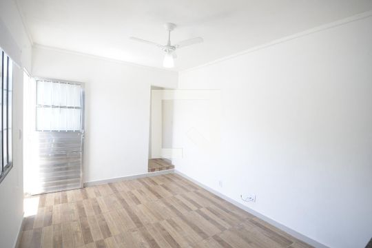 Sala de casa para alugar com 1 quarto, 50m² em Vila Clementino, São Paulo