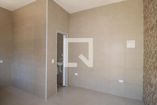 Quarto/Cozinha de casa para alugar com 1 quarto, 21m² em Vila Dalila, São Paulo