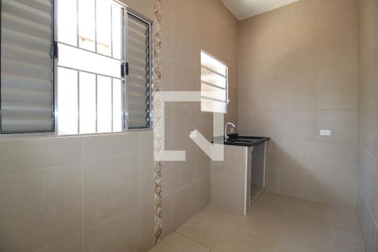 Quarto/Cozinha de casa para alugar com 1 quarto, 21m² em Vila Dalila, São Paulo