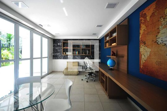 Área comum de apartamento para alugar com 2 quartos, 64m² em Vila Suzana, São Paulo