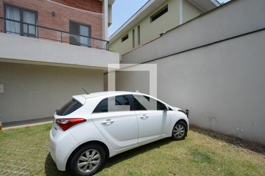 Garagem de casa à venda com 3 quartos, 105m² em Jardim Consórcio, São Paulo