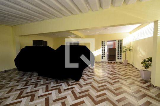 Garagem de casa à venda com 3 quartos, 197m² em Campo Grande, São Paulo