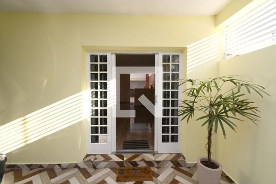 Hall de entrada de casa à venda com 3 quartos, 197m² em Campo Grande, São Paulo