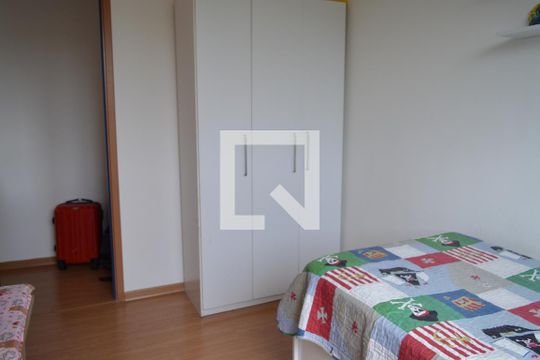 Quarto 1 de apartamento à venda com 2 quartos, 46m² em Cabral, Contagem