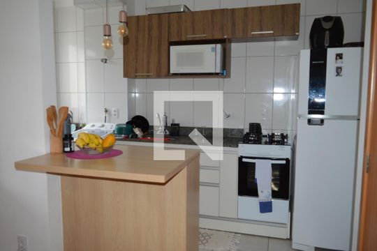Cozinha de apartamento à venda com 2 quartos, 46m² em Cabral, Contagem