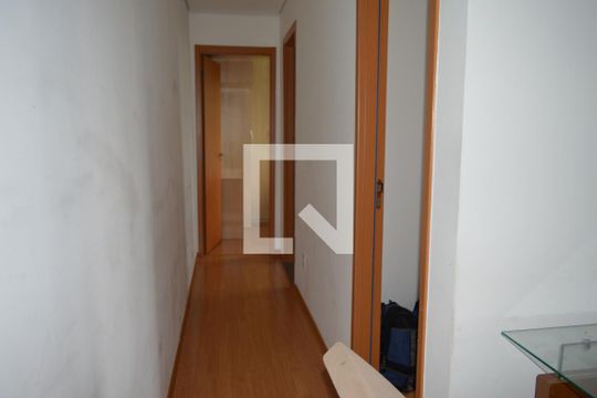 Corredor de apartamento à venda com 2 quartos, 46m² em Cabral, Contagem