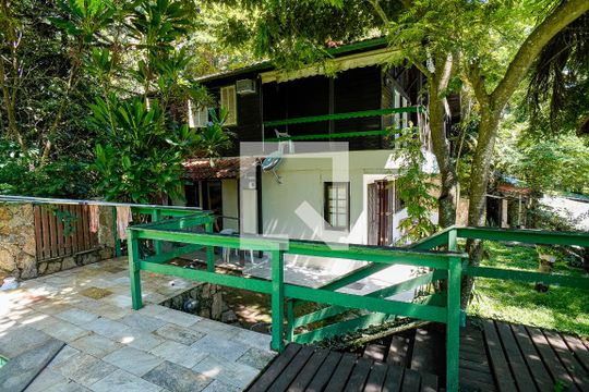 Fachada de casa de condomínio à venda com 4 quartos, 995m² em Largo da Batalha, Niterói