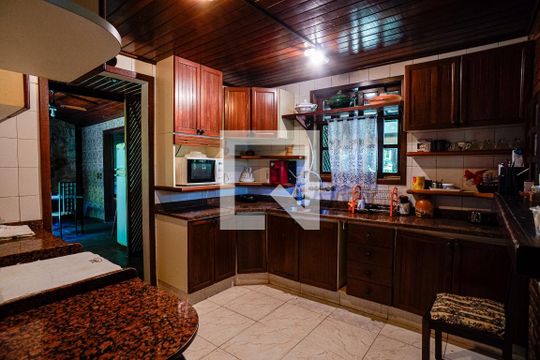 Cozinha de casa de condomínio à venda com 4 quartos, 995m² em Largo da Batalha, Niterói