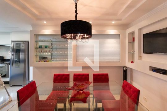 Cozinha de casa à venda com 3 quartos, 180m² em Vila Antonina, São Paulo