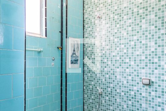 Banheiro de apartamento para alugar com 2 quartos, 80m² em São Francisco Xavier, Rio de Janeiro