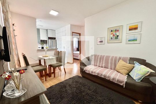 Sala de apartamento à venda com 2 quartos, 48m² em Chácaras Cotia, Contagem
