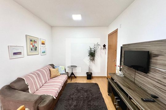 Sala de apartamento à venda com 2 quartos, 48m² em Chácaras Cotia, Contagem