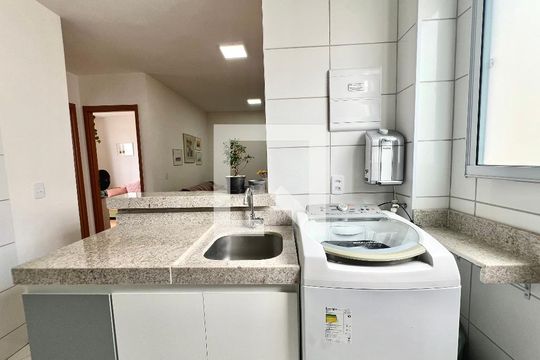 Cozinha  de apartamento à venda com 2 quartos, 48m² em Chácaras Cotia, Contagem