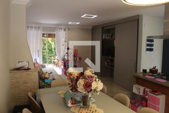 Casa de Condomínio à venda com 5 quartos, 210m² em Mauá, São Caetano do Sul
