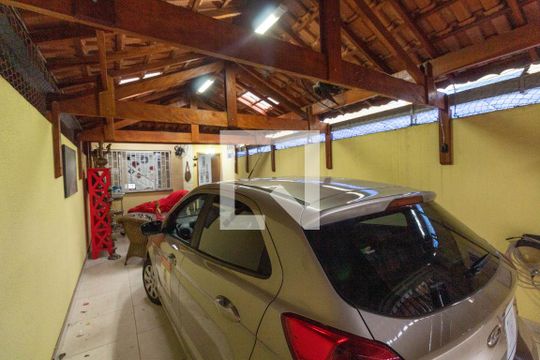 Garagem de casa à venda com 3 quartos, 77m² em Jardim Maringá, São Paulo