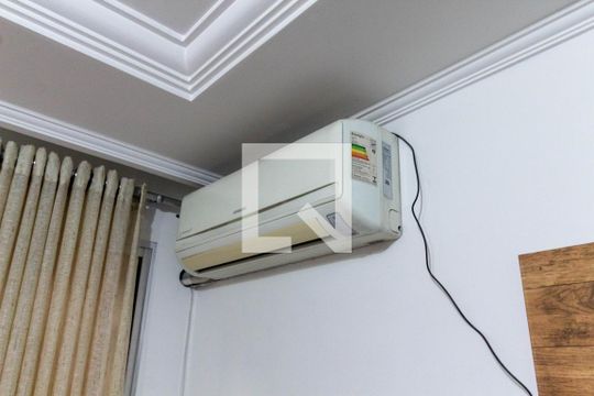 Sala de casa à venda com 3 quartos, 77m² em Jardim Maringá, São Paulo