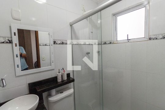 Banheiro da Suíte 1 de casa à venda com 3 quartos, 77m² em Jardim Maringá, São Paulo