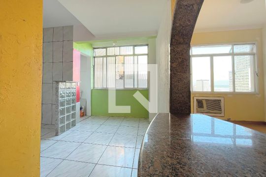 Cozinha de apartamento à venda com 3 quartos, 120m² em Centro Histórico, Porto Alegre
