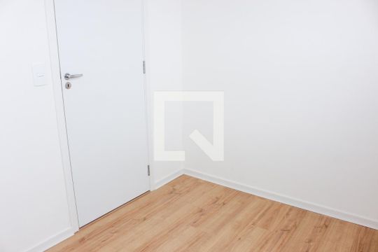 Quarto 2 de apartamento para alugar com 2 quartos, 37m² em Jardim Miriam, São Paulo