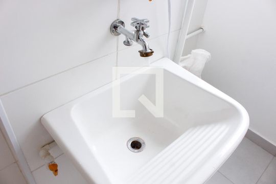Área de Serviço de apartamento para alugar com 2 quartos, 37m² em Jardim Miriam, São Paulo