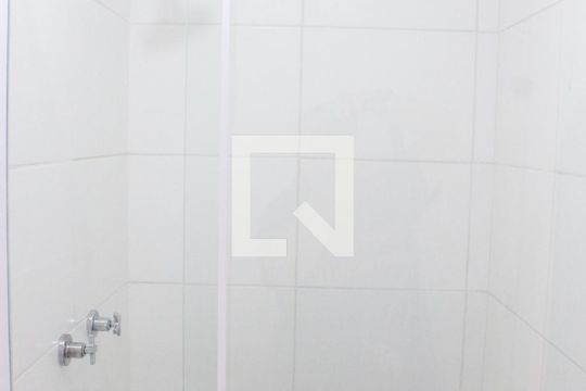Banheiro de apartamento para alugar com 2 quartos, 37m² em Jardim Miriam, São Paulo