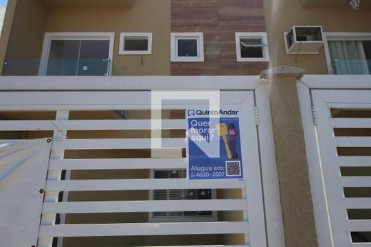 Fachada de casa de condomínio para alugar com 2 quartos, 53m² em Olinda, Nilópolis