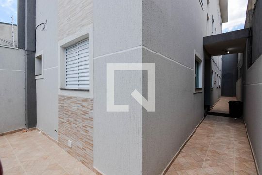 Entrada Social  de kitnet/studio para alugar com 1 quarto, 23m² em Jardim Santa Vicência, Guarulhos