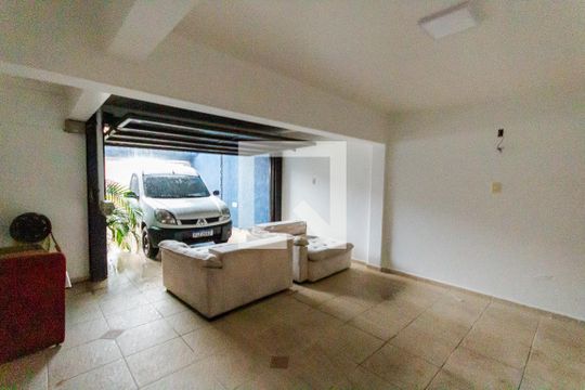 Garagem de casa à venda com 3 quartos, 200m² em Parque Jaçatuba, Santo André