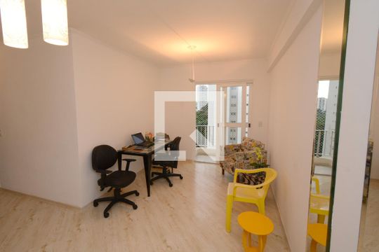 Sala de apartamento à venda com 2 quartos, 64m² em Vila Anhanguera, São Paulo