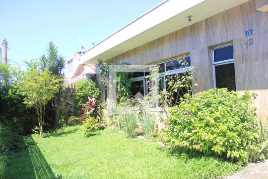 Área comum  de casa à venda com 4 quartos, 360m² em Vila Galvão, Guarulhos