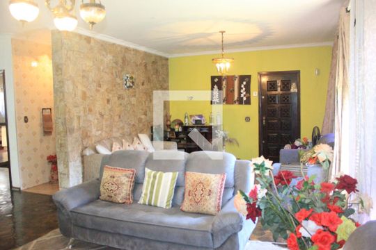 Sala de casa à venda com 4 quartos, 360m² em Vila Galvão, Guarulhos