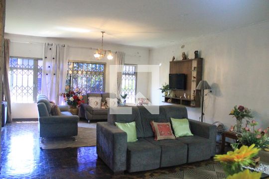 Sala de casa à venda com 4 quartos, 360m² em Vila Galvão, Guarulhos