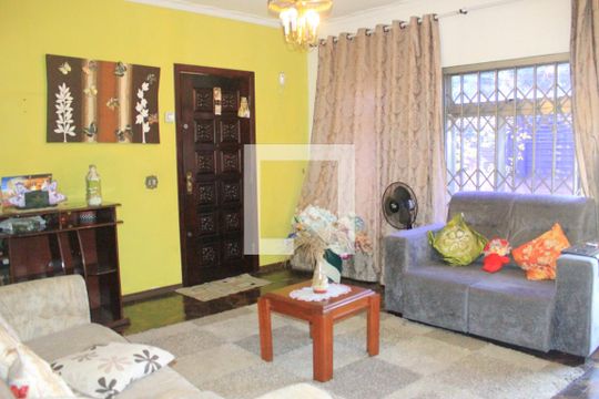 Sala de casa à venda com 4 quartos, 360m² em Vila Galvão, Guarulhos