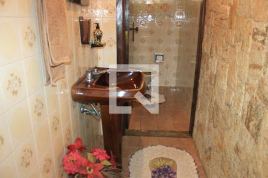 Lavabo de casa à venda com 4 quartos, 360m² em Vila Galvão, Guarulhos