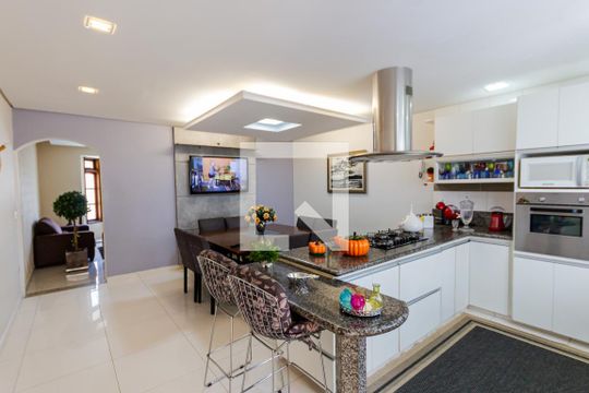 Cozinha de casa à venda com 3 quartos, 412m² em Vila Curuca, Santo André