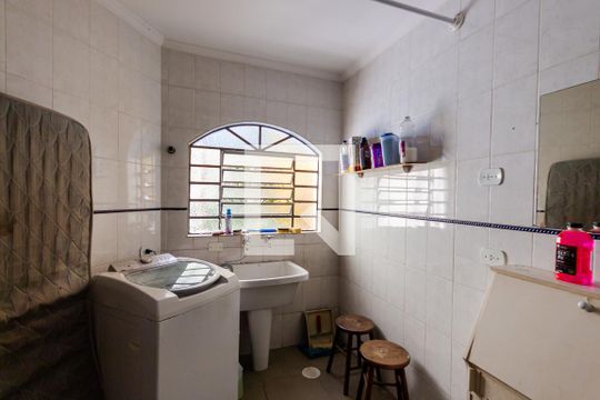 Área de Serviço de casa à venda com 3 quartos, 412m² em Vila Curuca, Santo André