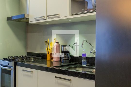 Cozinha de apartamento à venda com 2 quartos, 68m² em Partenon, Porto Alegre