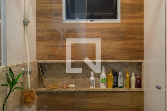 Banheiro de apartamento à venda com 2 quartos, 68m² em Partenon, Porto Alegre
