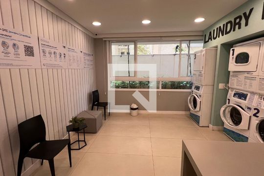 Lavanderia de kitnet/studio à venda com 1 quarto, 28m² em Pinheiros, São Paulo