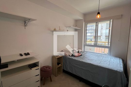 Quarto  de kitnet/studio à venda com 1 quarto, 28m² em Pinheiros, São Paulo