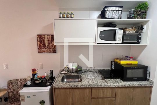 Cozinha de kitnet/studio à venda com 1 quarto, 28m² em Pinheiros, São Paulo