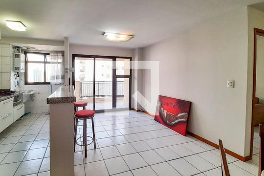 Sala de apartamento para alugar com 2 quartos, 70m² em Barra da Tijuca, Rio de Janeiro