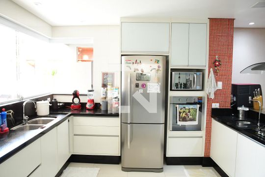 Cozinha de casa para alugar com 4 quartos, 699m² em Granja Viana, Cotia