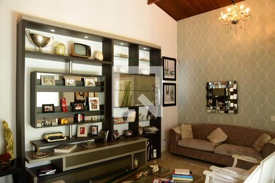 Sala de casa para alugar com 4 quartos, 699m² em Granja Viana, Cotia