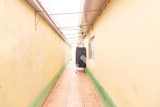 Quintal de casa à venda com 4 quartos, 125m² em Cidade das Flores, Osasco