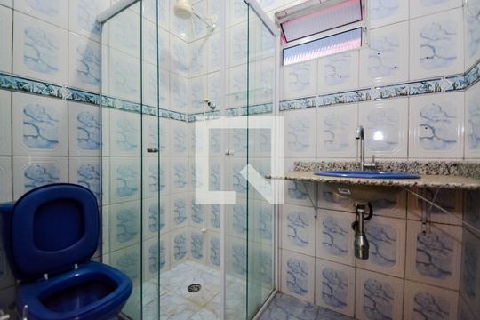 Banheiro de casa para alugar com 1 quarto, 31m² em Jardim Nova Cidade, Guarulhos
