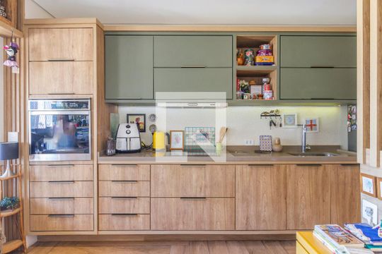 Cozinha de apartamento para alugar com 1 quarto, 31m² em Sumarezinho, São Paulo